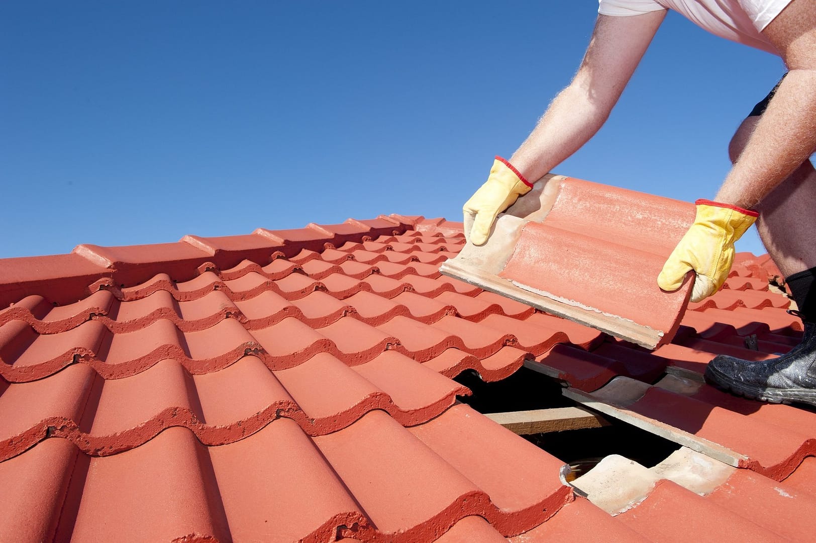 roof tile maintenance